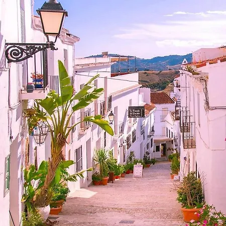 Appartement Lovely 2 Bedroomed With Pool Frigiliana