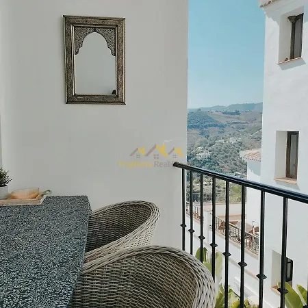 Apartment Lovely 2 Bedroomed With Pool *