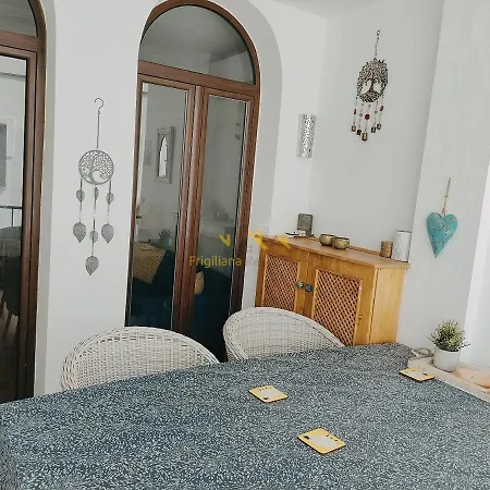 Apartment Lovely 2 Bedroomed With Pool